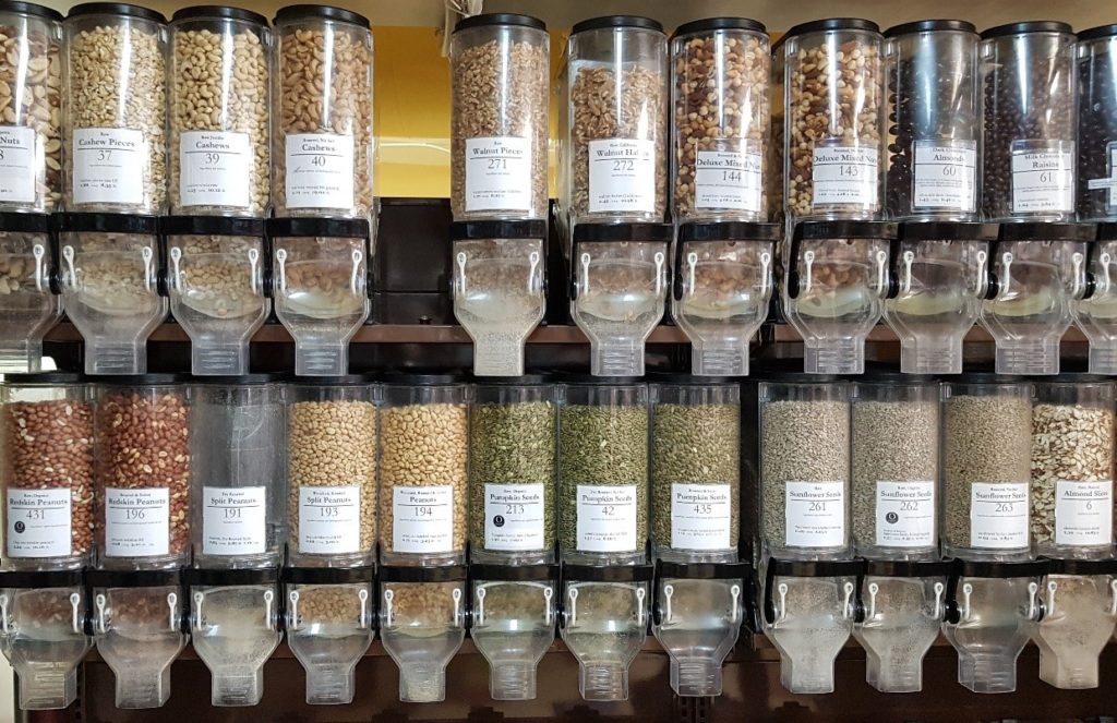 Exactly How to Shop from Bulk Bins for Low-Waste Groceries